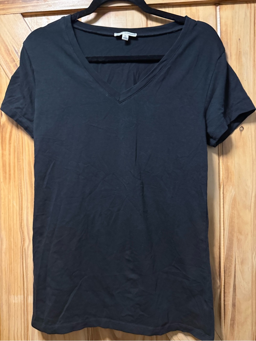Zenana Outfitters Black V-Neck Short Sleeve Tee